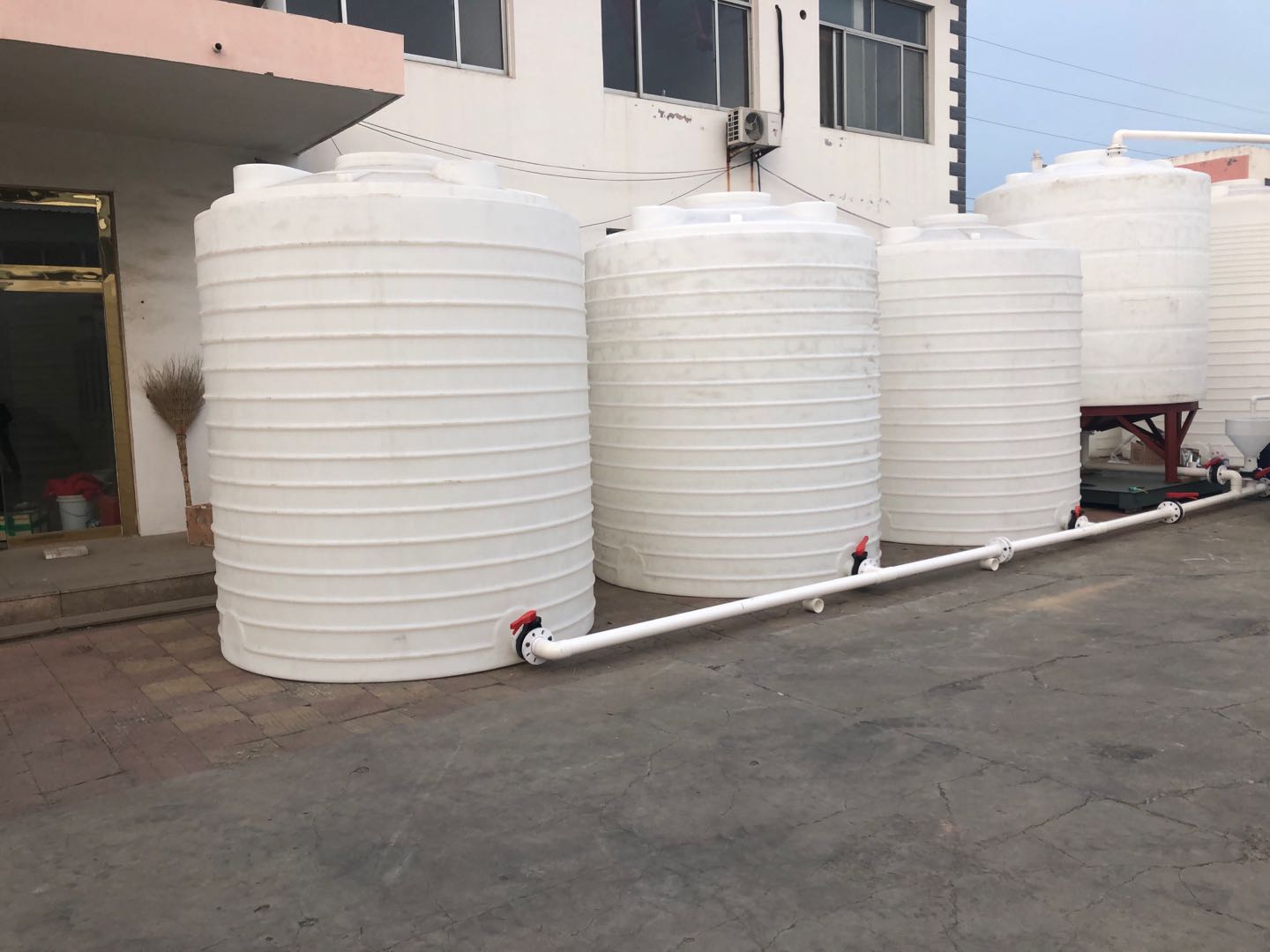 防腐儲罐的焊接工藝的操作標準及不同部位應選擇的涂料種類